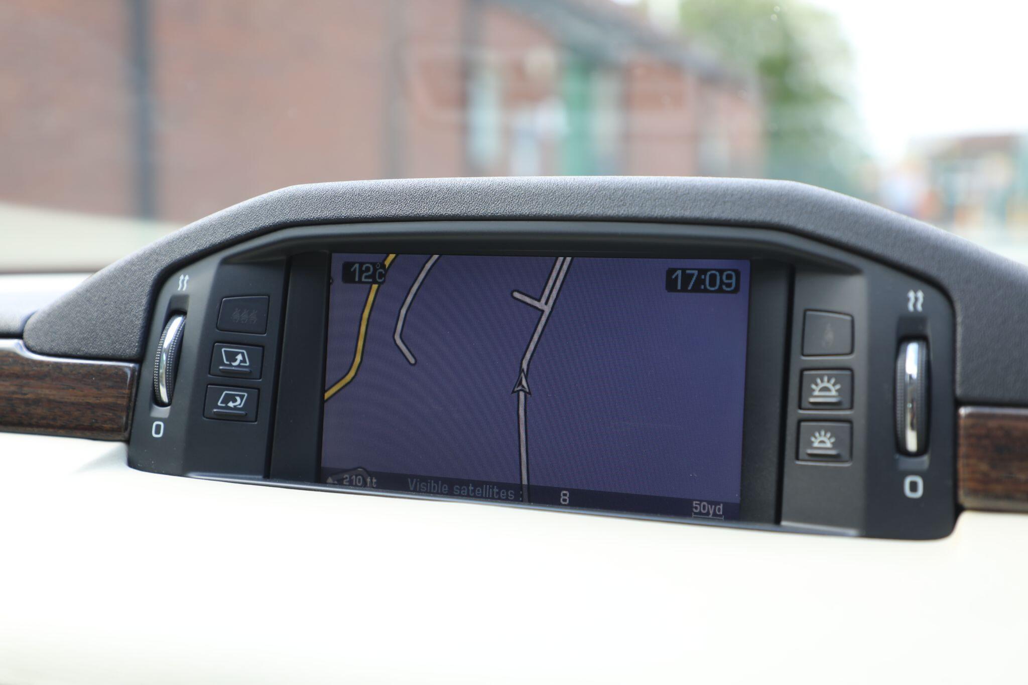 Large vehicle image